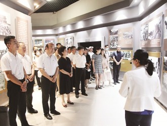 缅怀革命先烈，接受精神洗礼